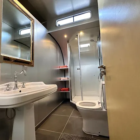 Tin Town פארק נופש אוירשחוט