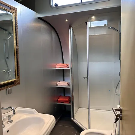 פארק נופש Tin Town אוירשחוט