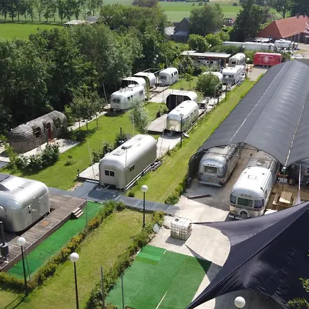 Kompleks wypoczynkowy Tin Town *
