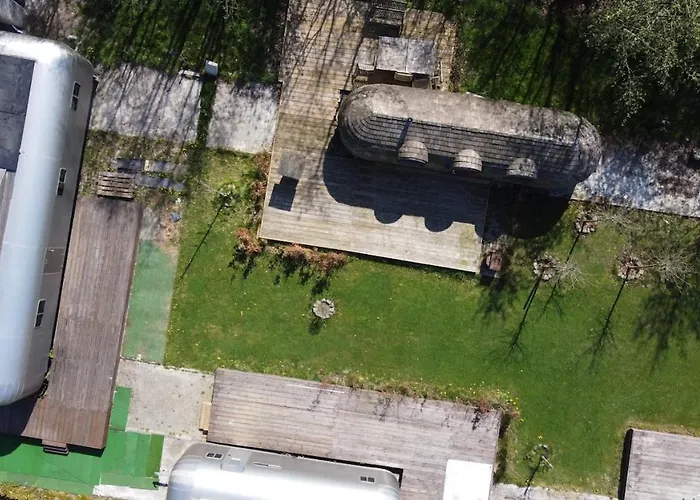 Tin Town - Unieke Vintage Trailers & Vakantiehuisjes In De *