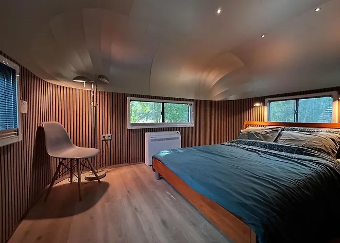 Tin Town - Unieke Vintage Trailers & Vakantiehuisjes In De Oirschot