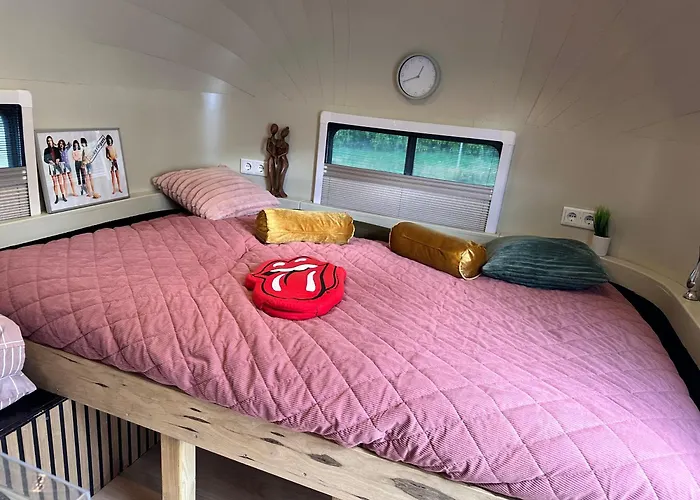 Tin Town - Unieke Vintage Trailers & Vakantiehuisjes In De