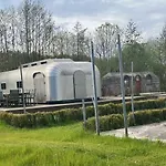 Tin Town - Unieke Vintage Trailers & Vakantiehuisjes In De Kompleks wypoczynkowy