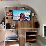 Tin Town - Unieke Vintage Trailers & Vakantiehuisjes In De Oirschot