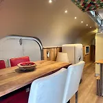 Kompleks wypoczynkowy Tin Town - Unieke Vintage Trailers & Vakantiehuisjes In De *