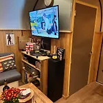 Kompleks wypoczynkowy Tin Town - Unieke Vintage Trailers & Vakantiehuisjes In De