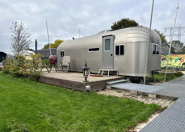 Tin Town - Unieke Vintage Trailers & Vakantiehuisjes In De Oirschot